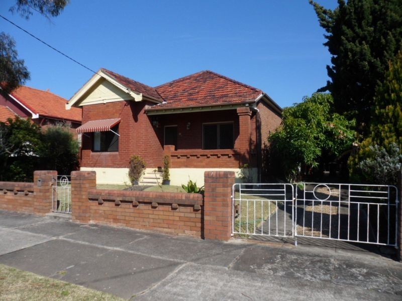 17 Robertson Street, Campsie NSW 2194