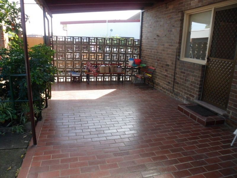 17 Robertson Street, Campsie NSW 2194