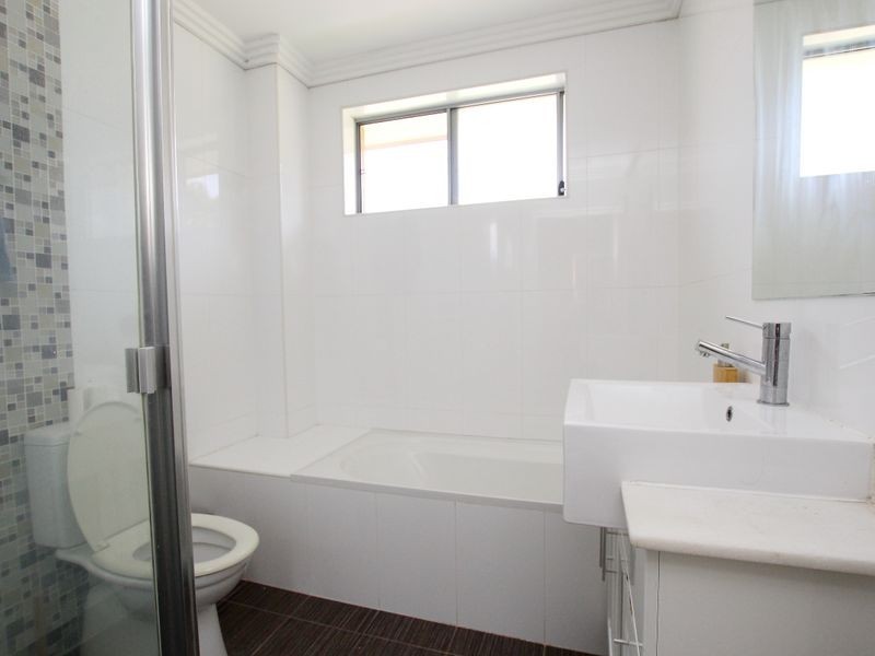 8/50-54 Third Ave, Campsie NSW 2194