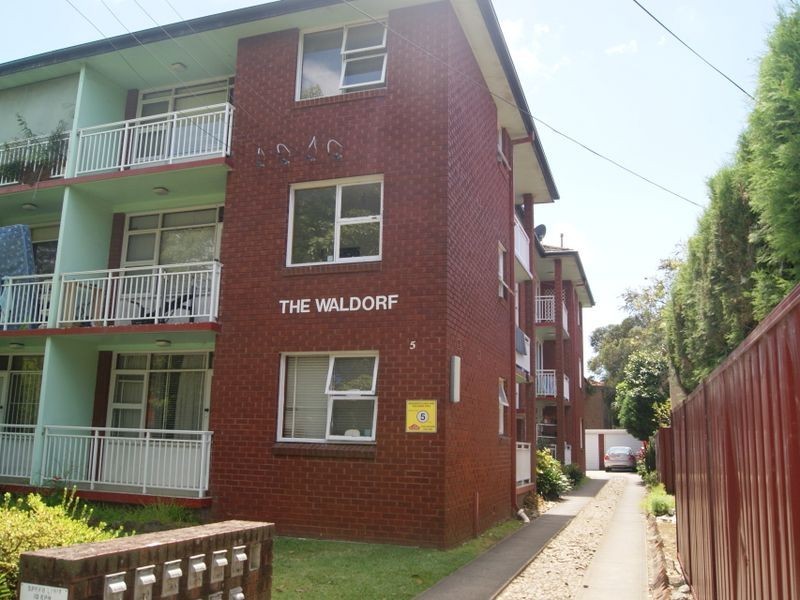 5 Fourth Avenue, Campsie NSW 2194