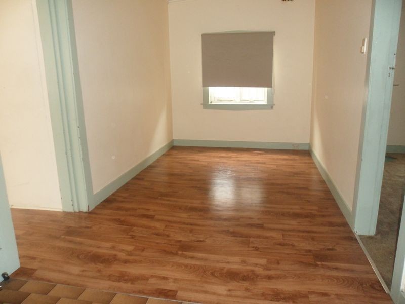 105 Seventh Ave, Campsie NSW 2194