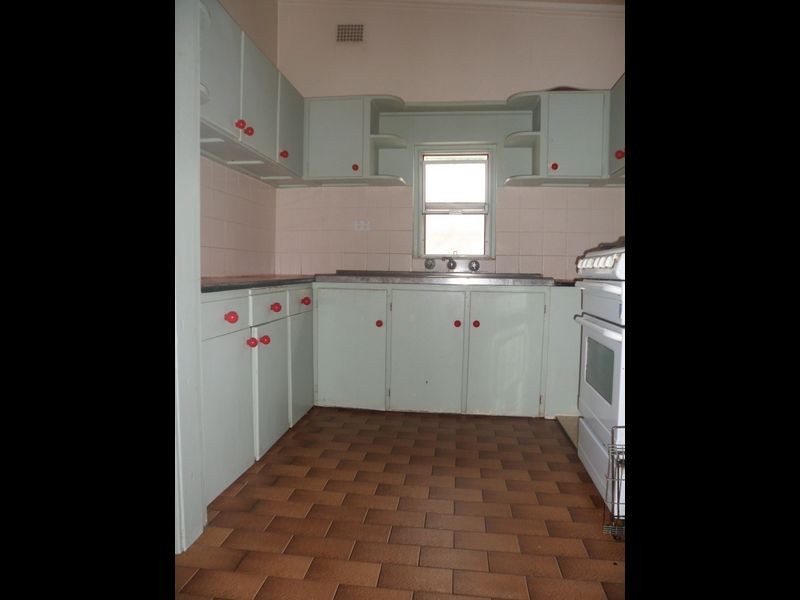 105 Seventh Ave, Campsie NSW 2194