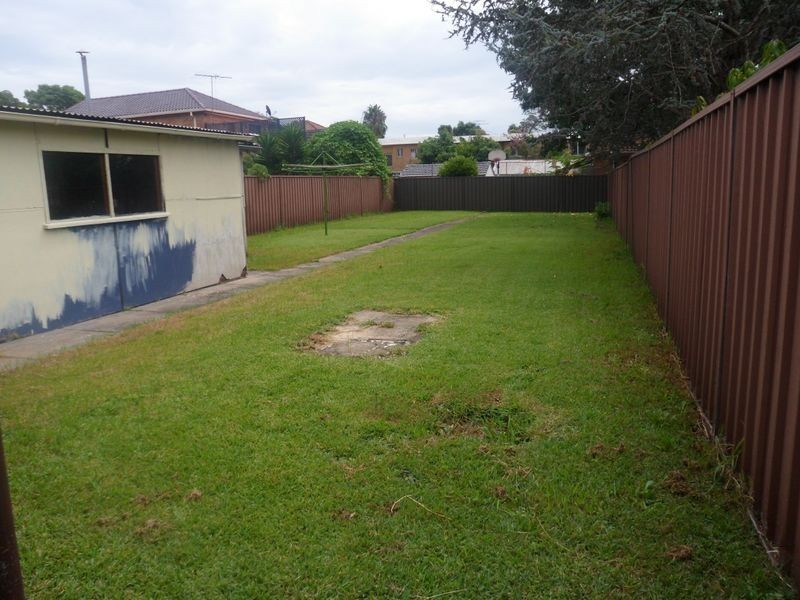 105 Seventh Ave, Campsie NSW 2194