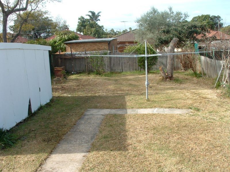 317 Roberts Rd, Greenacre NSW 2190