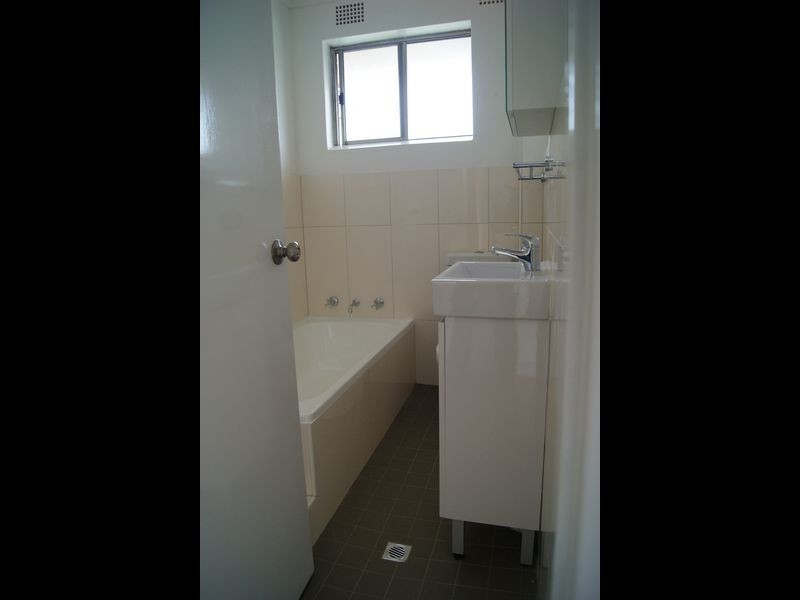 6 Yangoora Road, Belmore NSW 2192