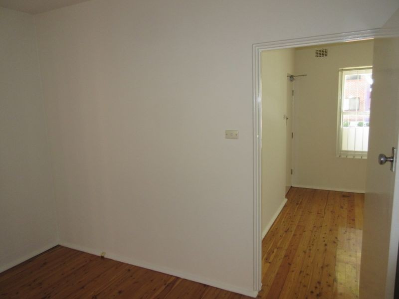 2/18 Eighth Avenue, Campsie NSW 2194