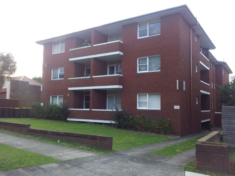 15 St Albans Road, Kingsgrove NSW 2208