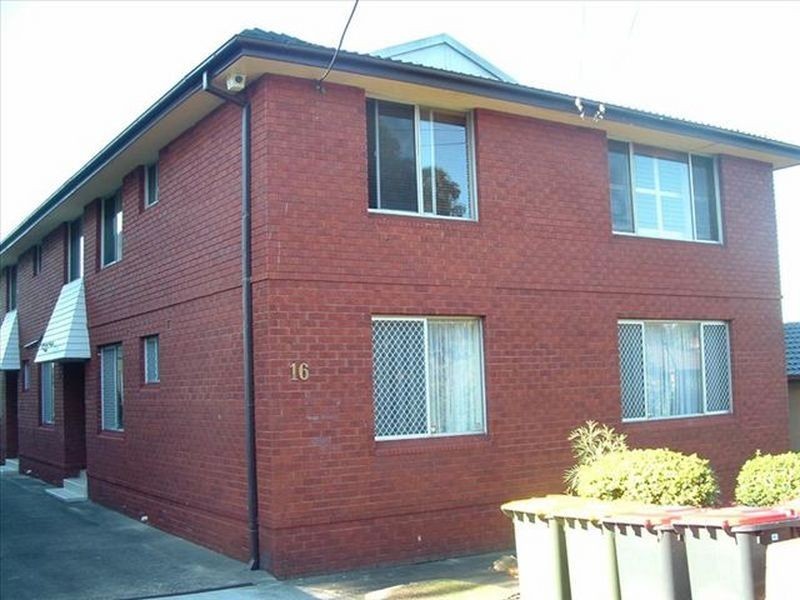 2/16 Rome Street, Canterbury NSW 2193