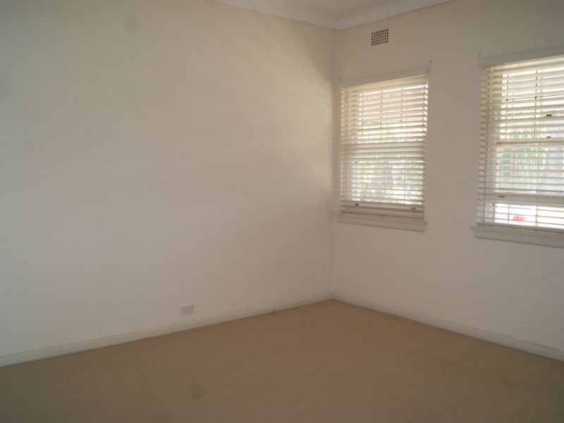 22 Nicholas Avenue, Campsie NSW 2194