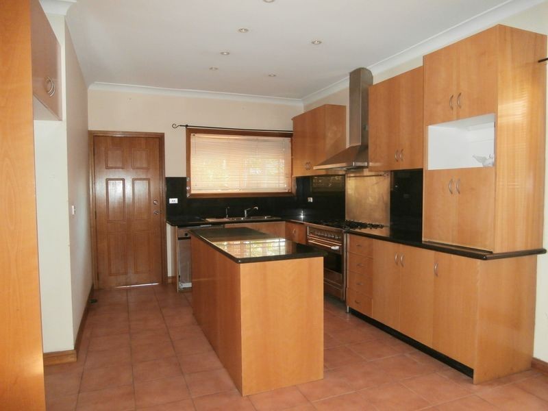 3 Moore St, Campsie NSW 2194