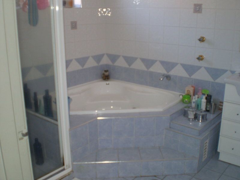 18 Carboona Ave, Earlwood NSW 2206