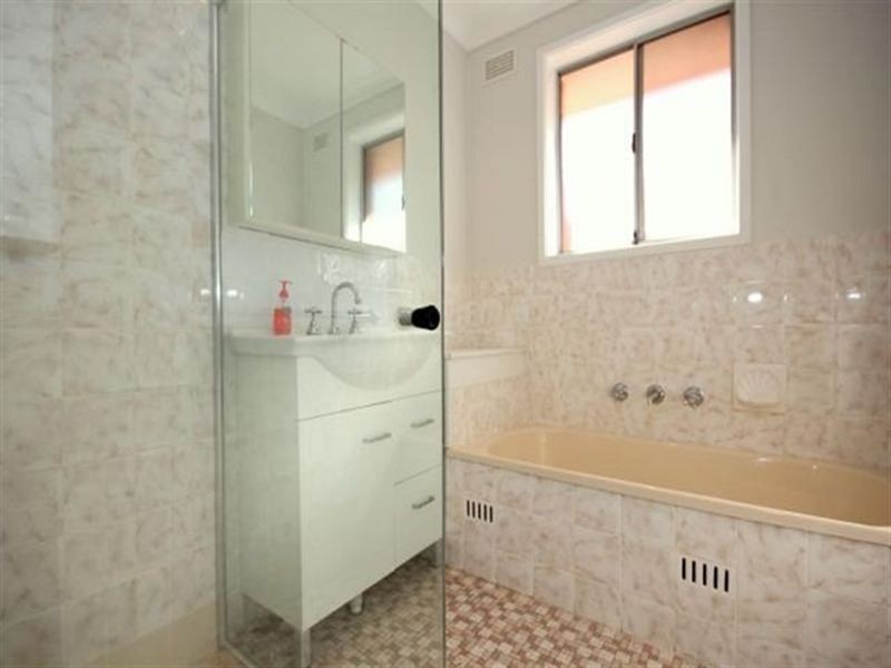 23 Binnalong Avenue, Georges Hall NSW 2198