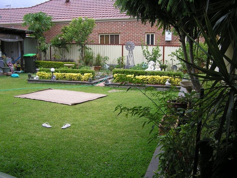 18 Balmoral Ave, Croydon Park NSW 2133