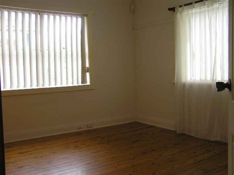 18 Balmoral Ave, Croydon Park NSW 2133