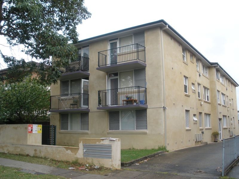 6 Fourth Avenue, Campsie NSW 2194