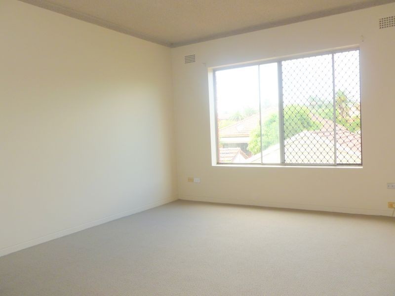 22 Fifth Avenue, Campsie NSW 2194