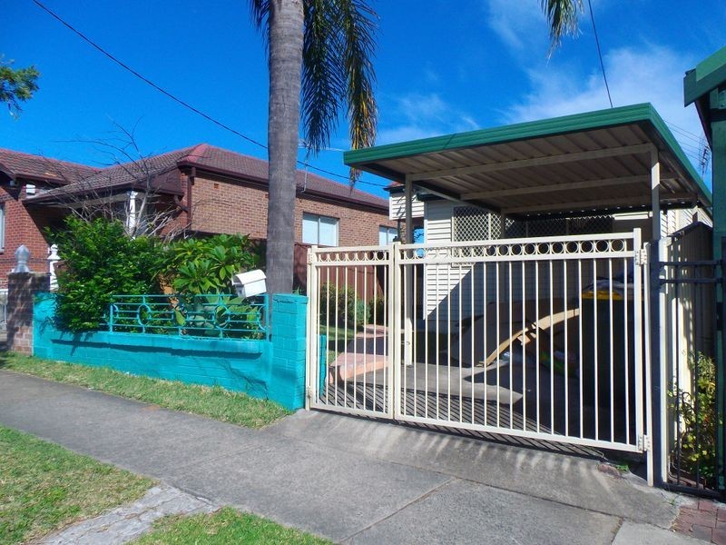 19 Thorncraft pde, Campsie NSW 2194