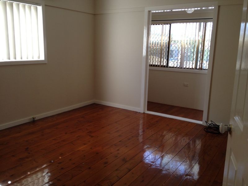 19 Thorncraft pde, Campsie NSW 2194