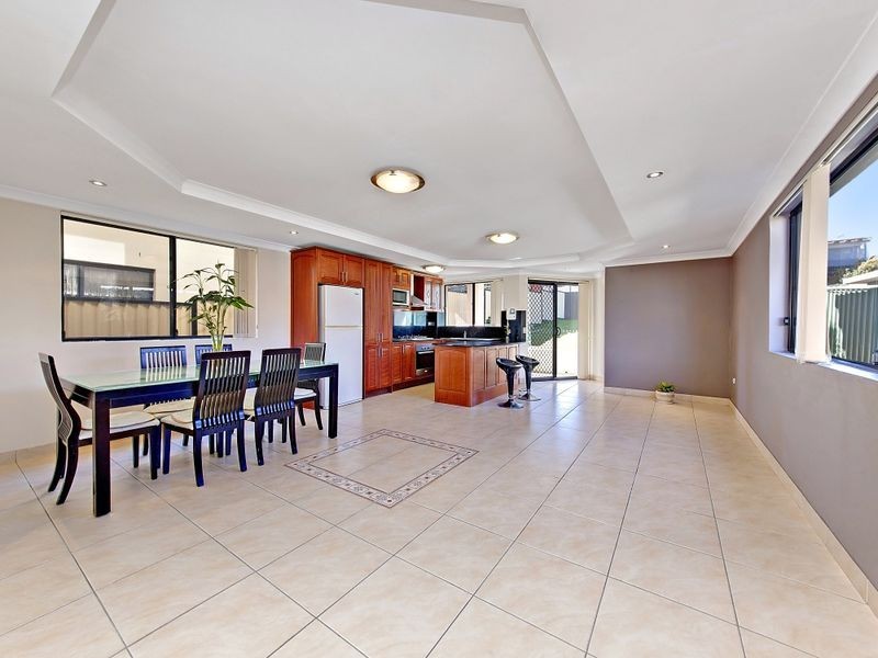 14a Springfield Ave, Roselands NSW 2196