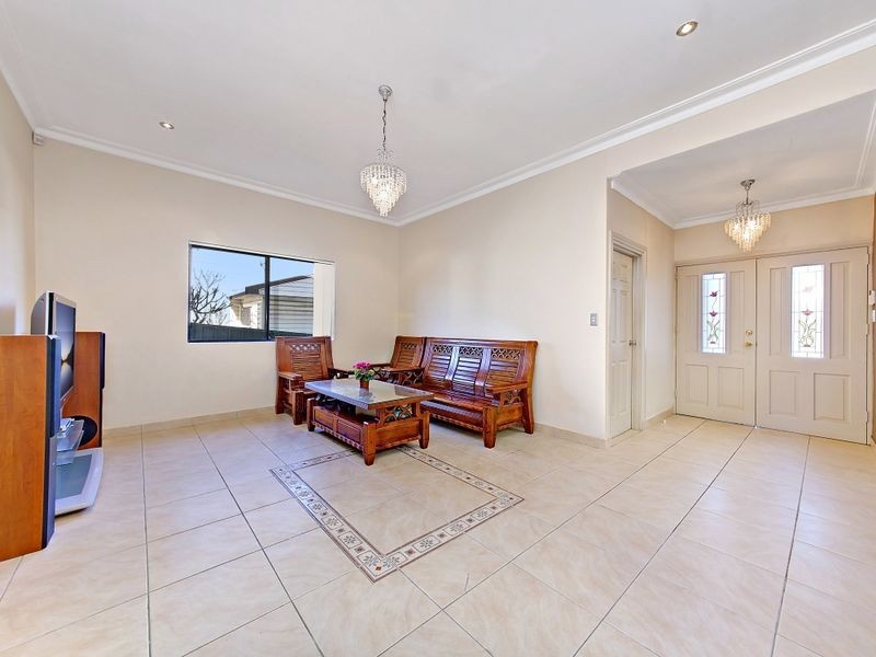 14a Springfield Ave, Roselands NSW 2196