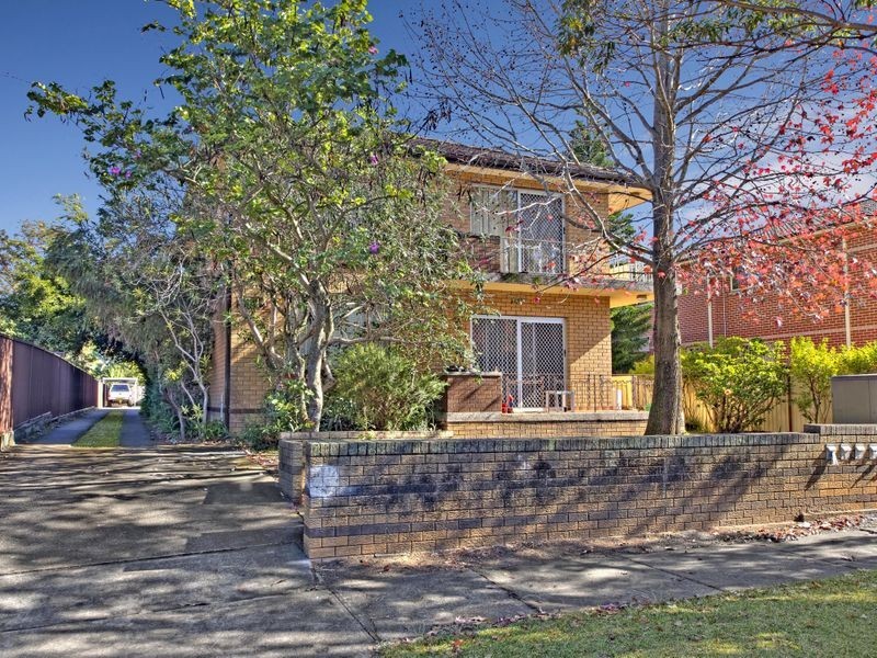 2/42 Third Avenue, Campsie NSW 2194
