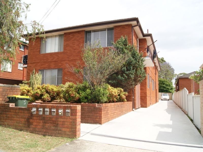 11 McKern Street, Campsie NSW 2194