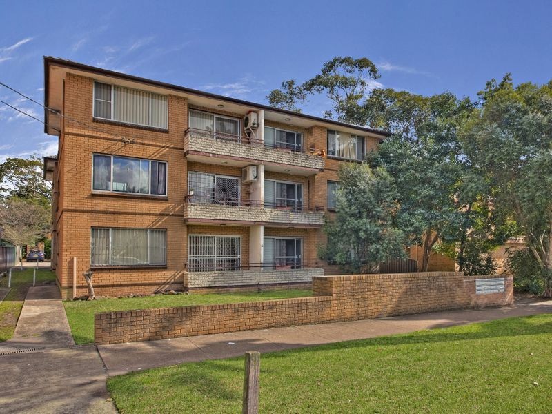 11/2 Fifth Ave, Campsie NSW 2194