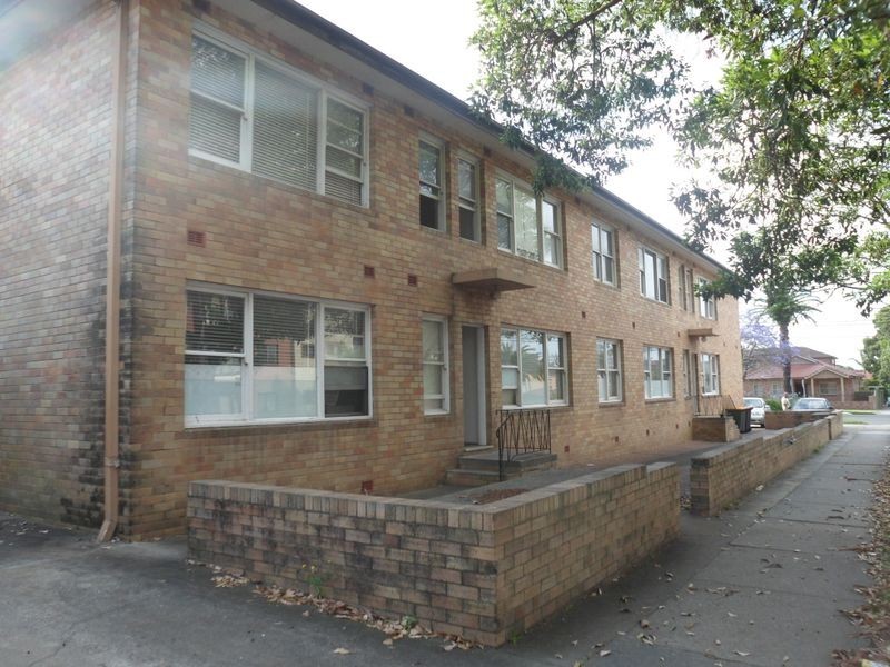 18 Eighth Avenue, Campsie NSW 2194