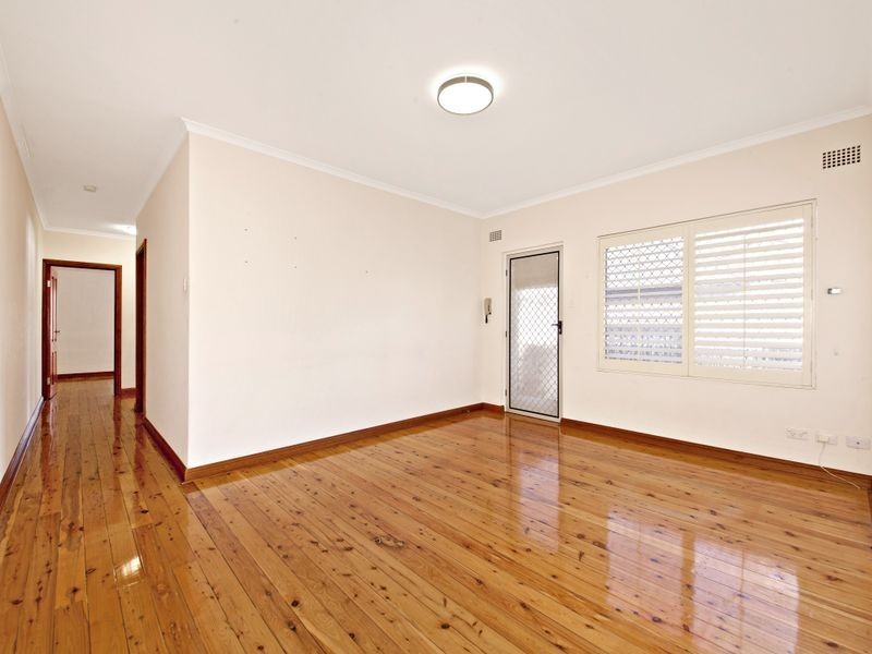 2/49 Mckern Street, Campsie NSW 2194