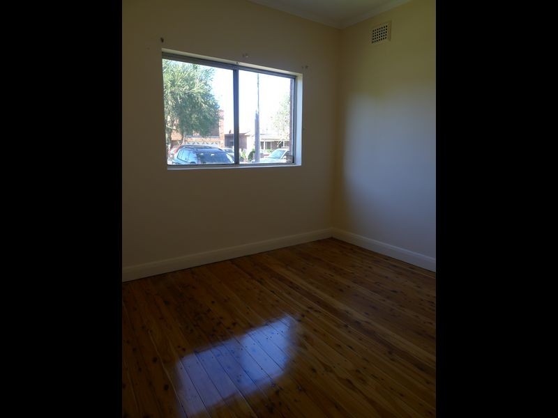34 Oxford St, Belmore NSW 2192