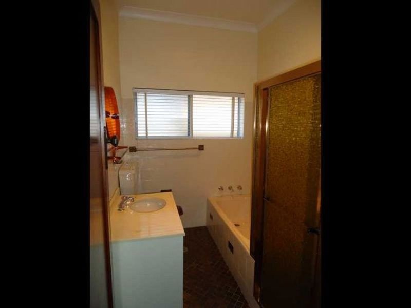 459 Homer St, Earlwood NSW 2206