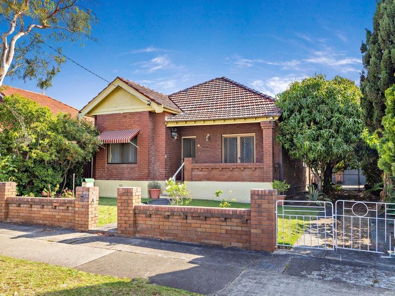 17 Robertson Street, Campsie NSW 2194