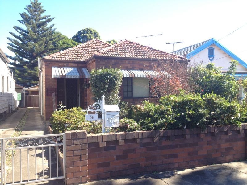 58 Fifth Ave, Campsie NSW 2194