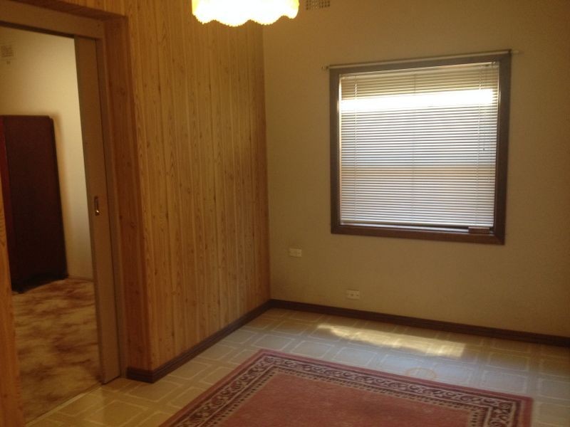 58 Fifth Ave, Campsie NSW 2194