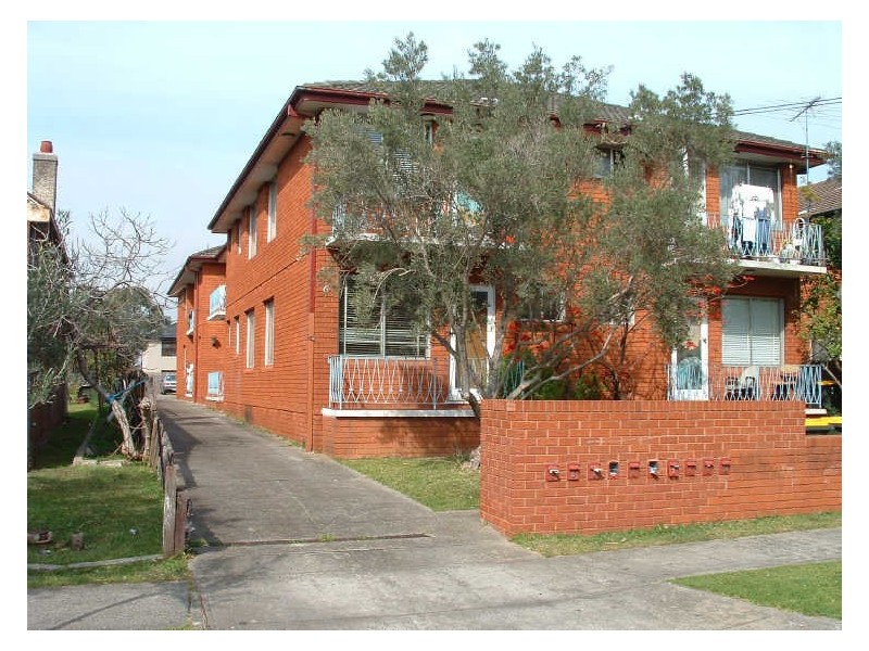 6 Yangoora Road, Belmore NSW 2192