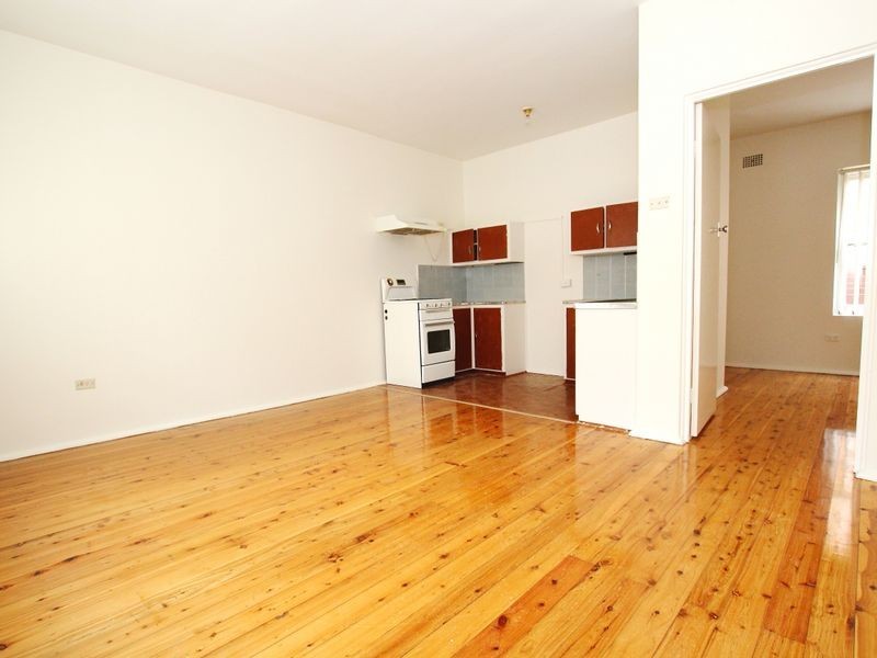 2/18 Eighth Ave, Campsie NSW 2194