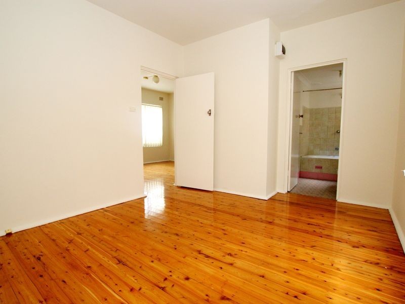 2/18 Eighth Ave, Campsie NSW 2194