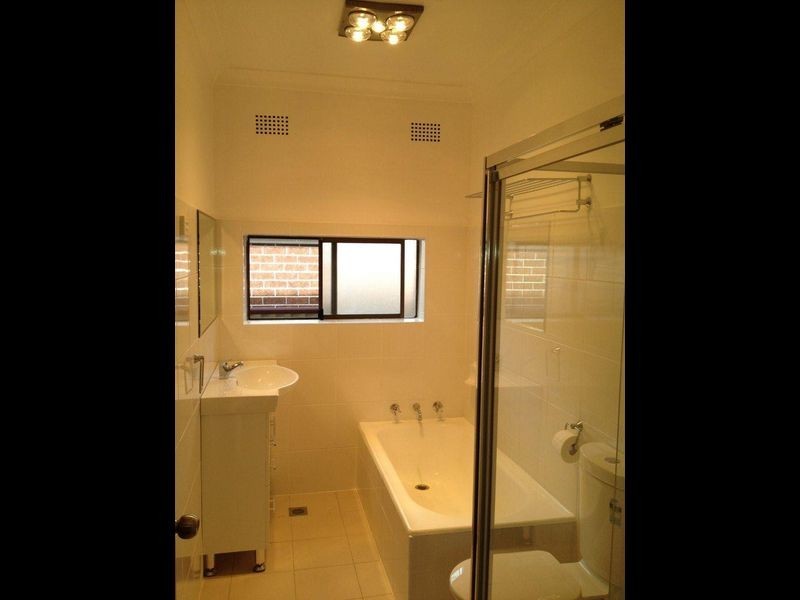 9 Karingal Street, Kingsgrove NSW 2208