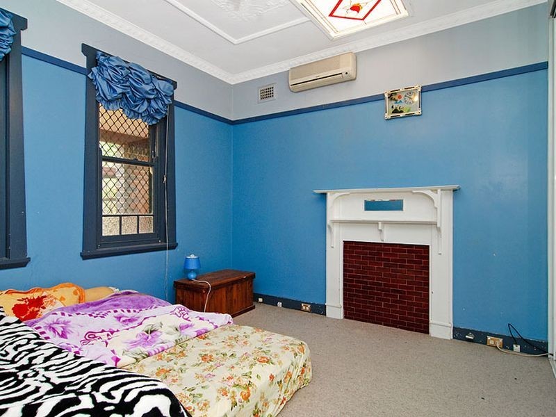38 Robertson Street, Campsie NSW 2194