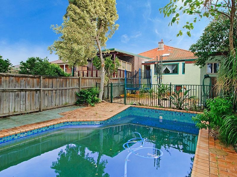 38 Robertson Street, Campsie NSW 2194