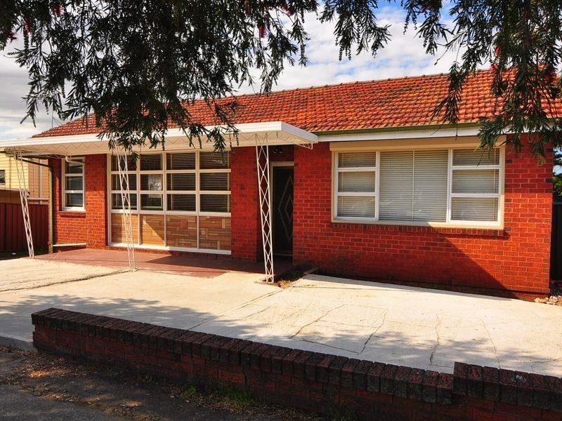 8 Cowper Street, Campsie NSW 2194