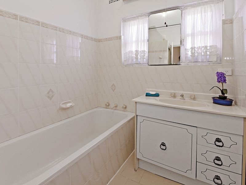 14 Paxton Avenue, Belmore NSW 2192