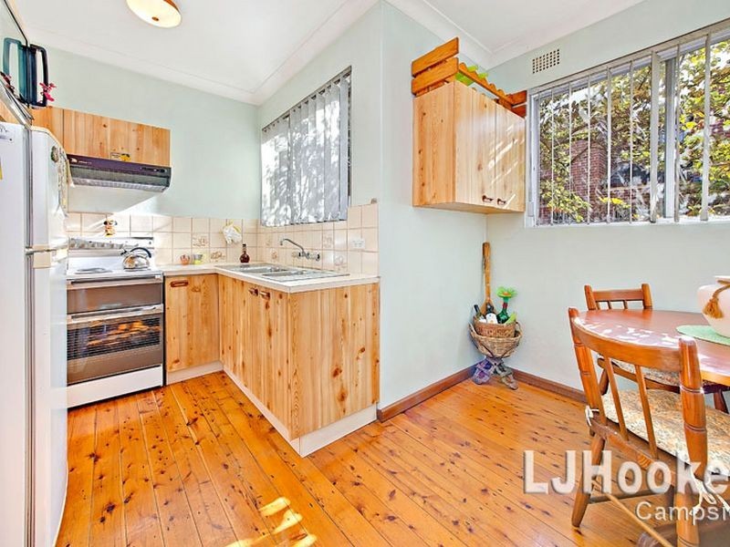 2/42 Third Avenue, Campsie NSW 2194