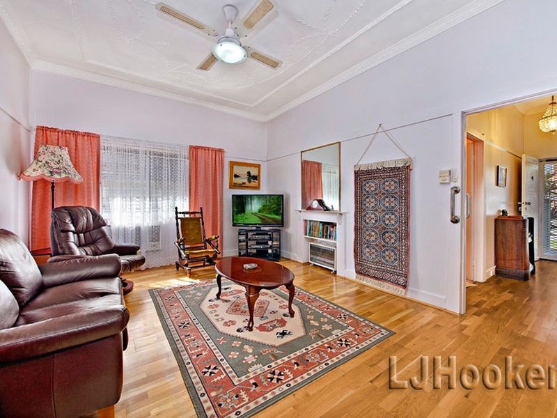 62 Benaroon Road, Lakemba NSW 2195
