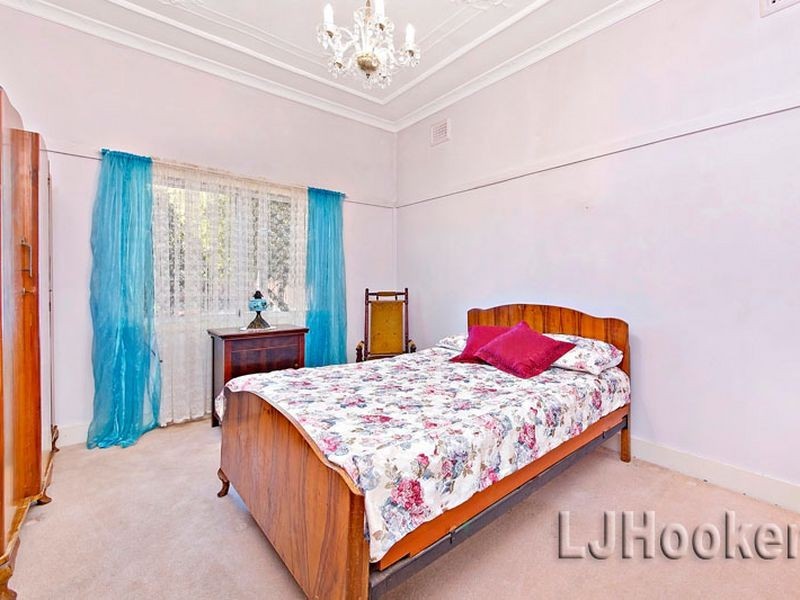 62 Benaroon Road, Lakemba NSW 2195