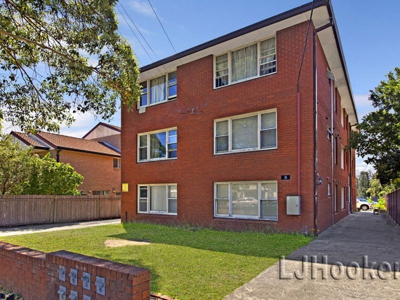 1/5 Seventh Avenue, Campsie NSW 2194