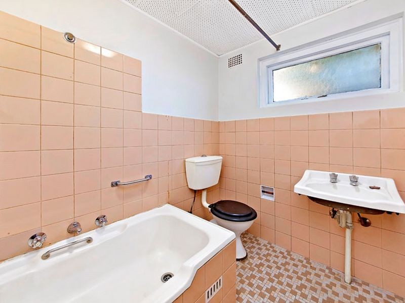 1/5 Seventh Avenue, Campsie NSW 2194