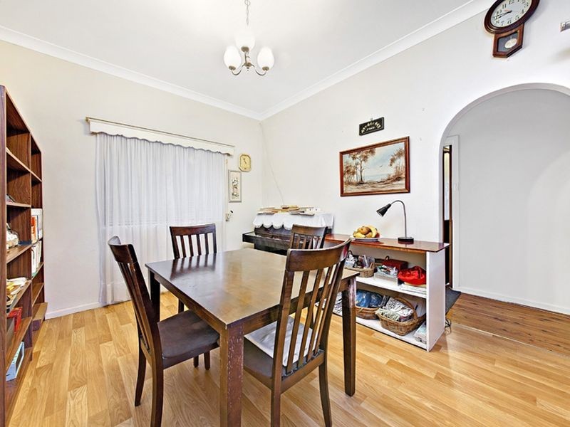 27 Seymour Parade, Belfield NSW 2191