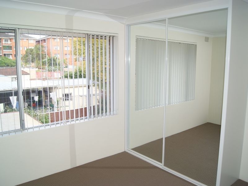 2/70 Fairmount Street, Lakemba NSW 2195