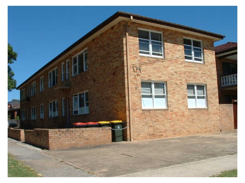 18 Eighth Ave, Campsie NSW 2194